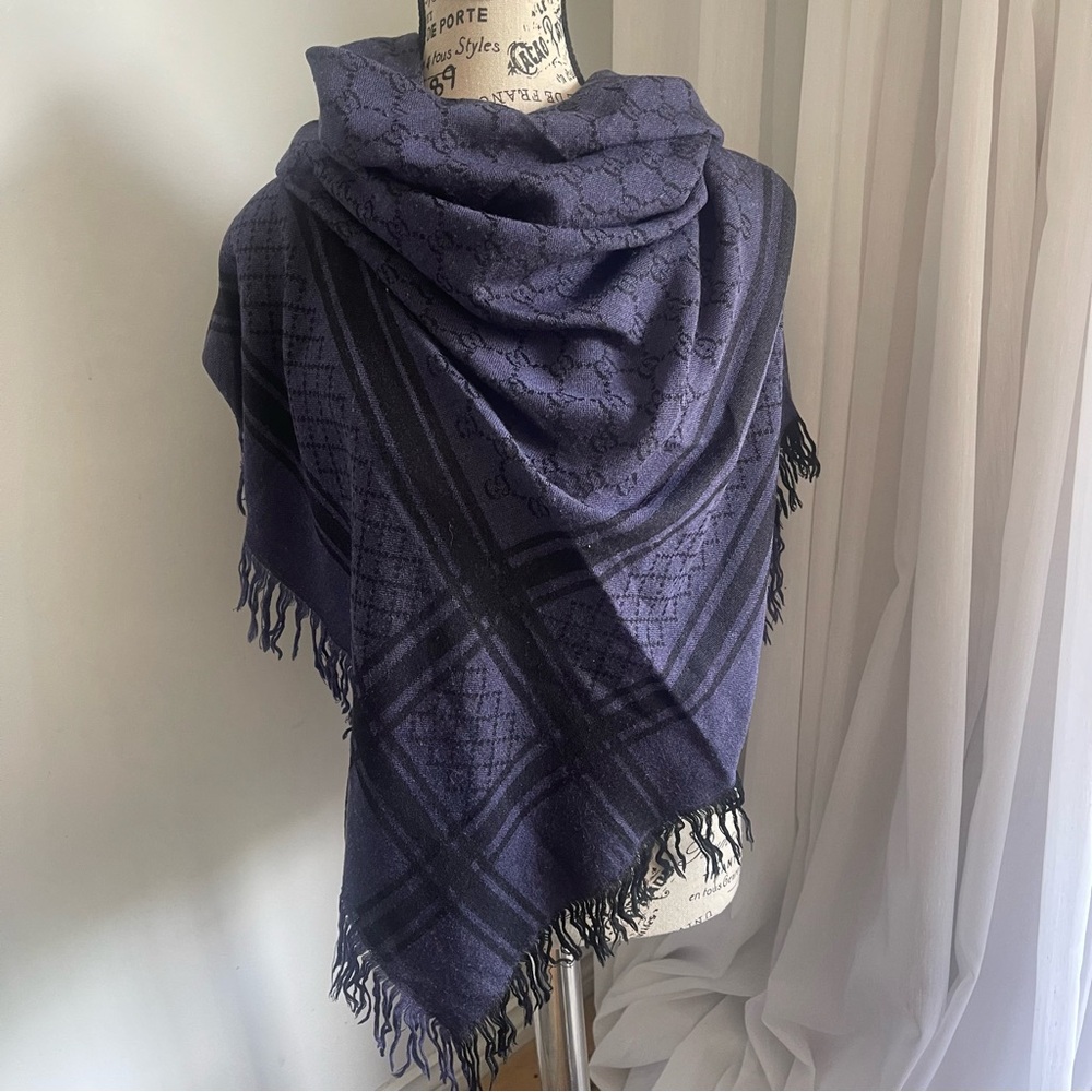 Gucci Diamente Survie Monogram Shawl - Picture 6 of 13